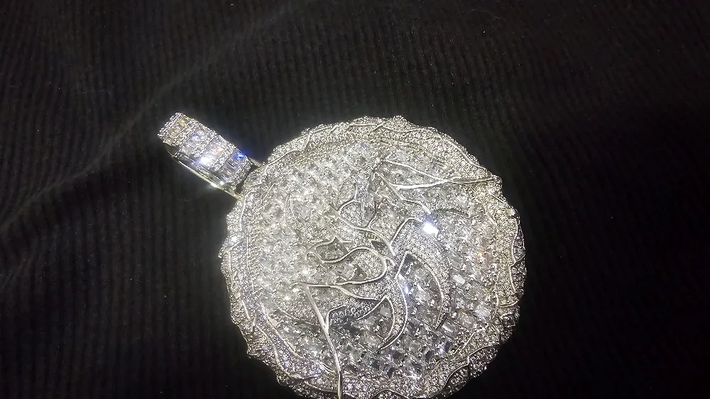Iced out pendant image indicator(3)