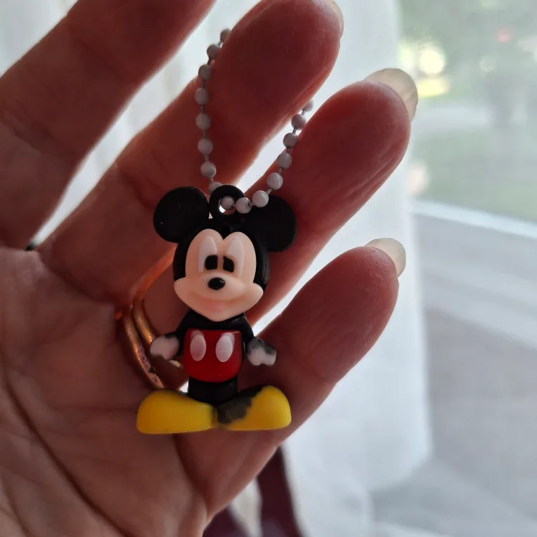 Disney Mini Blind Boxes thumbnail