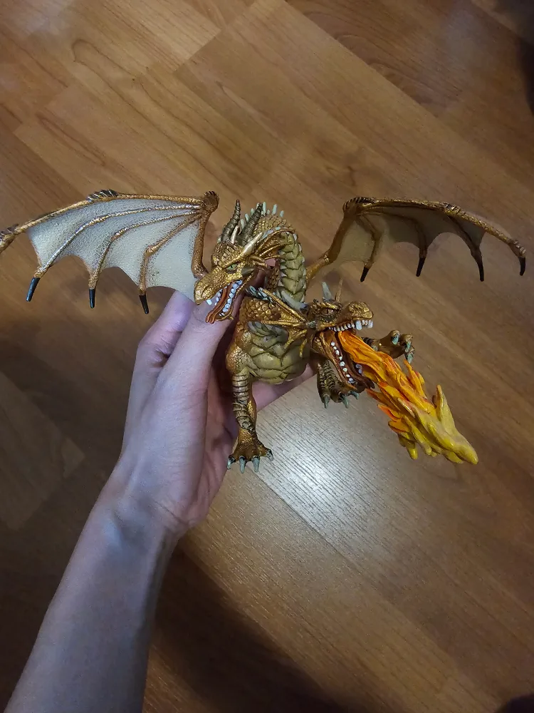 Golden Dragon Figurine image indicator(2)