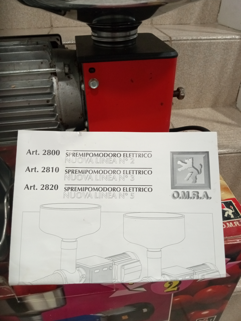 O.M.R.A. Spremipomodoro Elettrico Tomato Press - photo 2