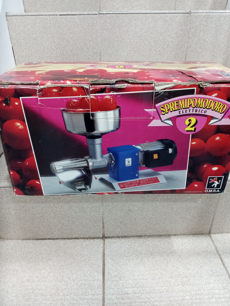O.M.R.A. Spremipomodoro Elettrico Tomato Press - photo 3