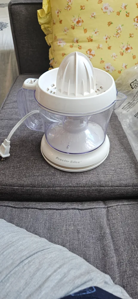 Brand New Proctor Silex White Juicer. NEVER USED. thumbnail