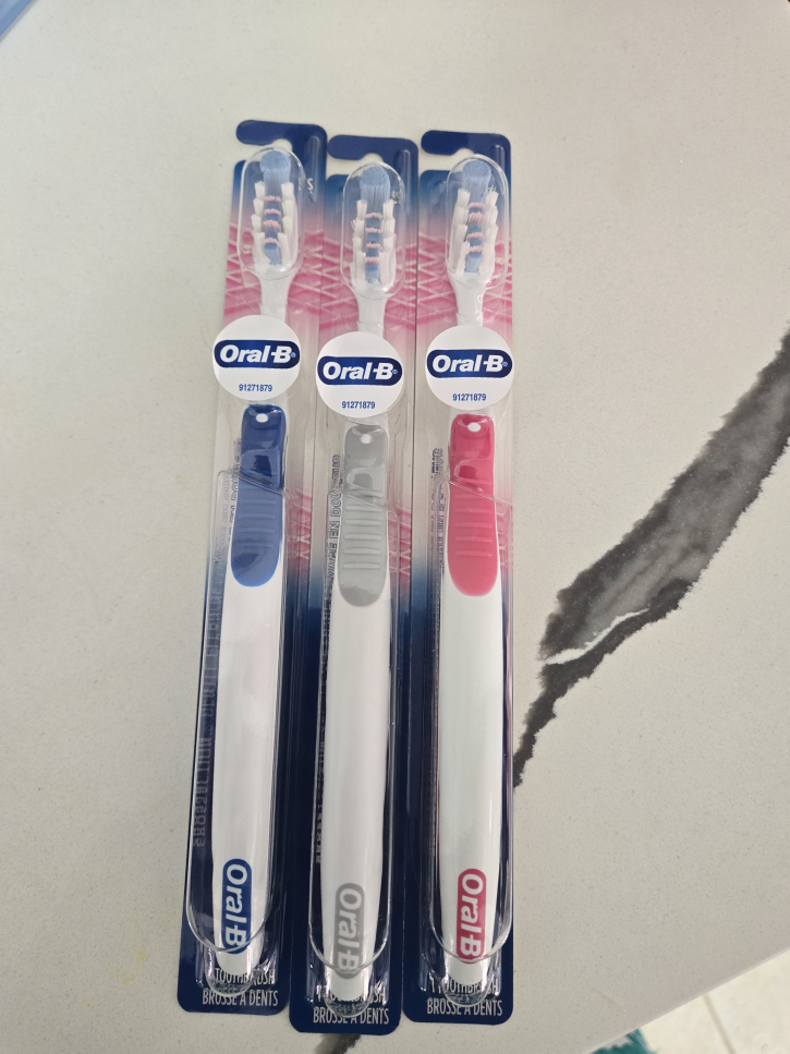 Oral-B Toothbrushes - Set of 3