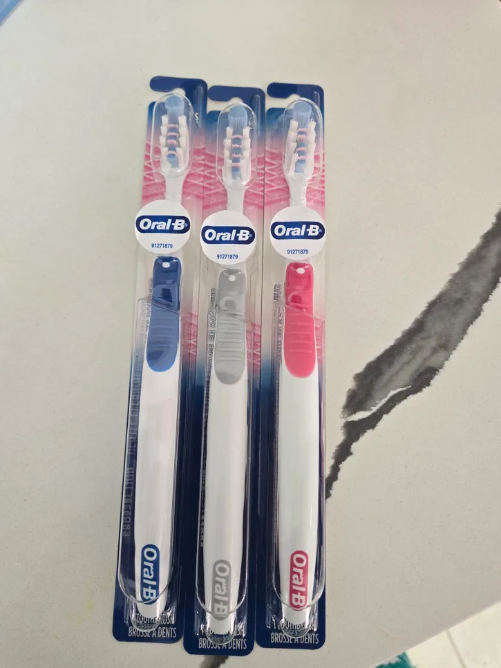 Oral-B Toothbrushes - Set of 3 thumbnail
