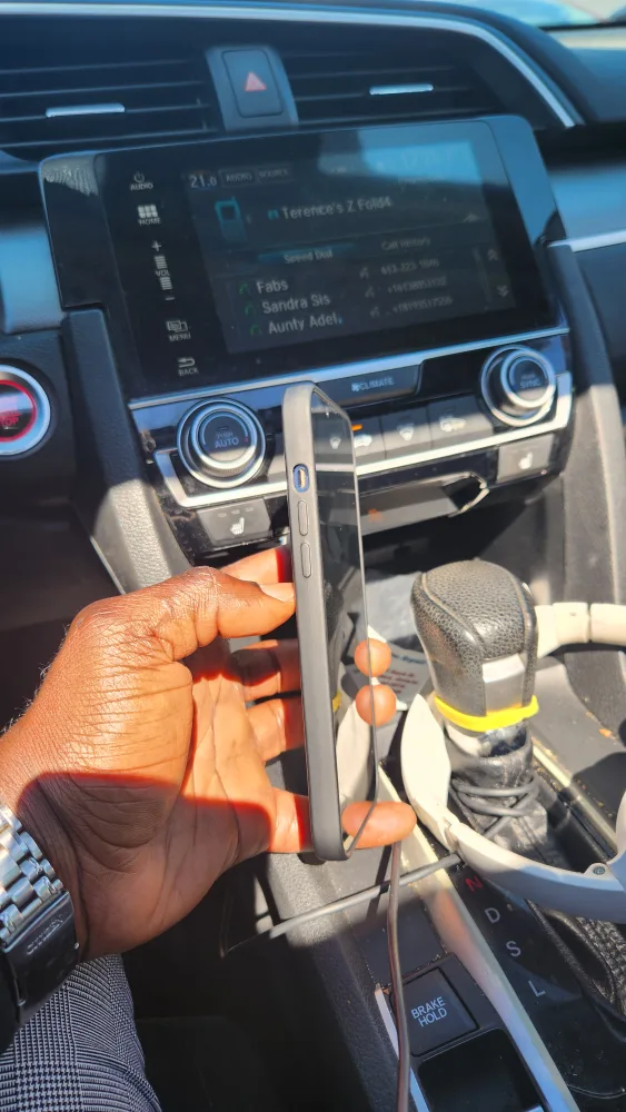 iPhone 13 Pro Max Silver, 256GB like new. umlocked image indicator(3)