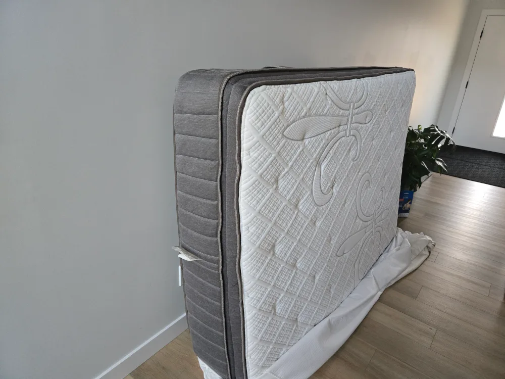 Full Sized Stearns and Foster Gel Infused Foam Mattress image indicator(3)