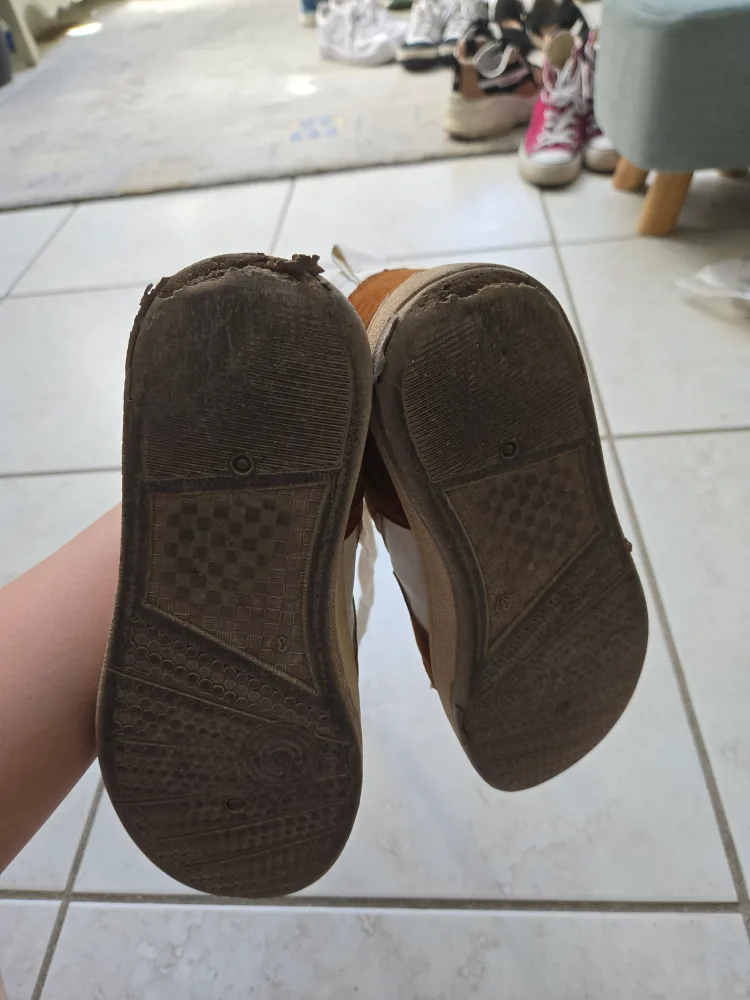 Size 6 6.5 High-top Colourblock Sneakers image indicator(9)