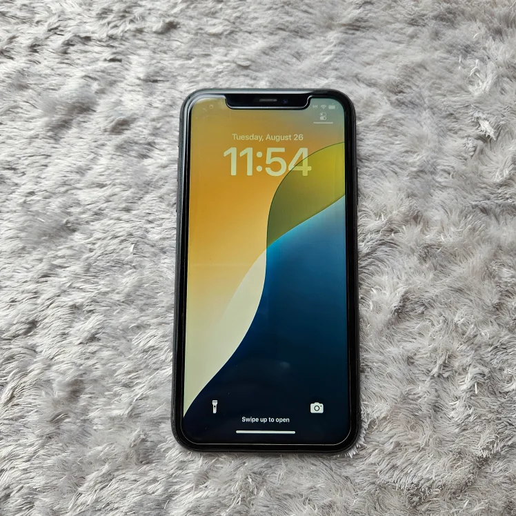 iPhone 11, 64GB Black w/ Case image indicator(7)