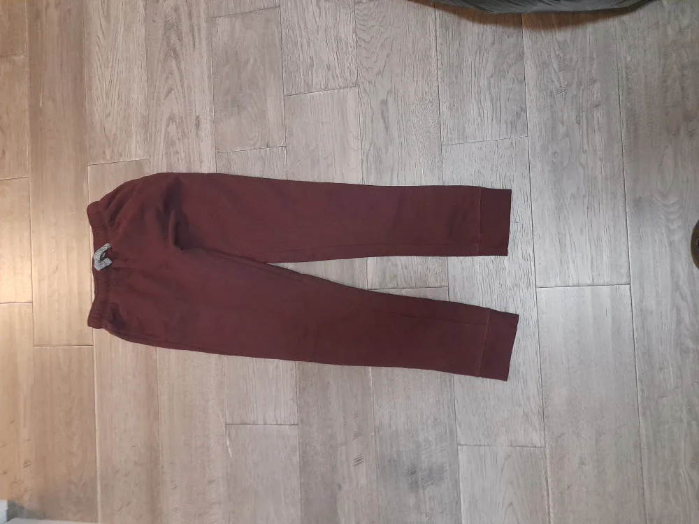 George XL(14-16) Burgundy Sweatpants thumbnail