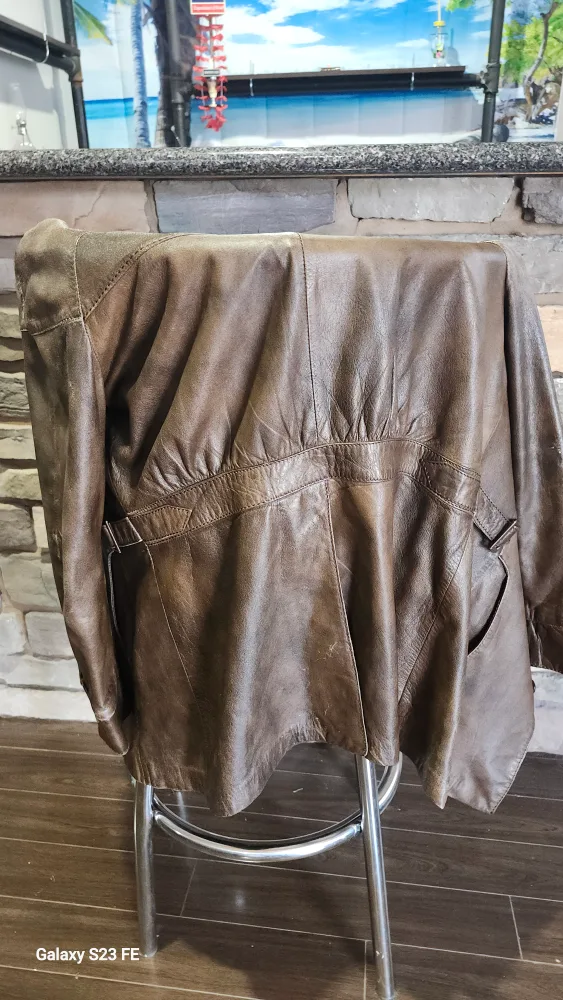 Robert Chernin Leather Jacket Size 44 image indicator(2)