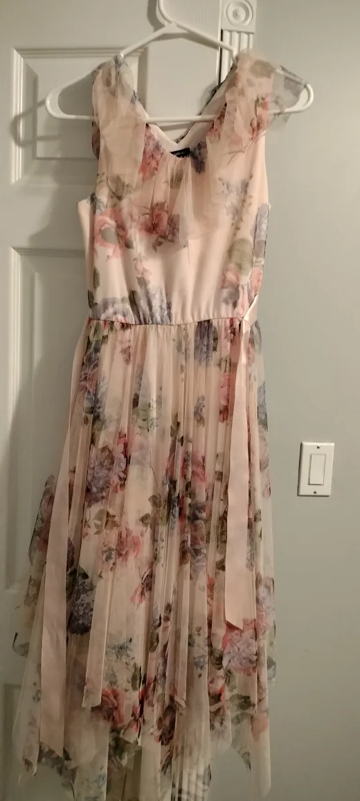 Zunie Floral Dress - Size 16 thumbnail