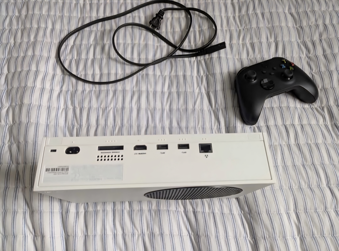 Xbox Series S Console - Like New! - photo 3