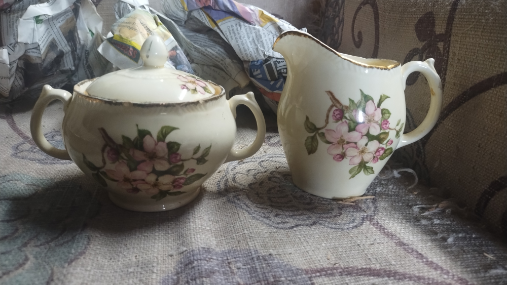 Royal Swan BlossomTime Creamer & Sugar Bowl Set with a bowl