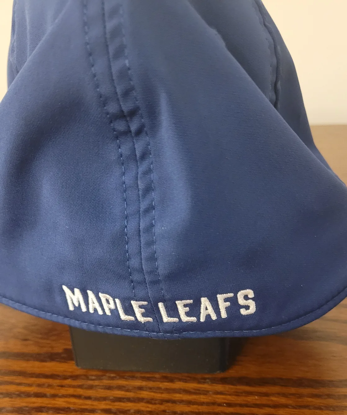 Toronto Maple Leafs Flex Hat M/L image indicator(3)