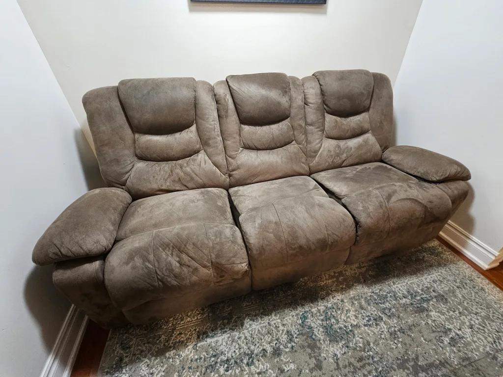 3 Seater Recliner $75 image indicator(3)