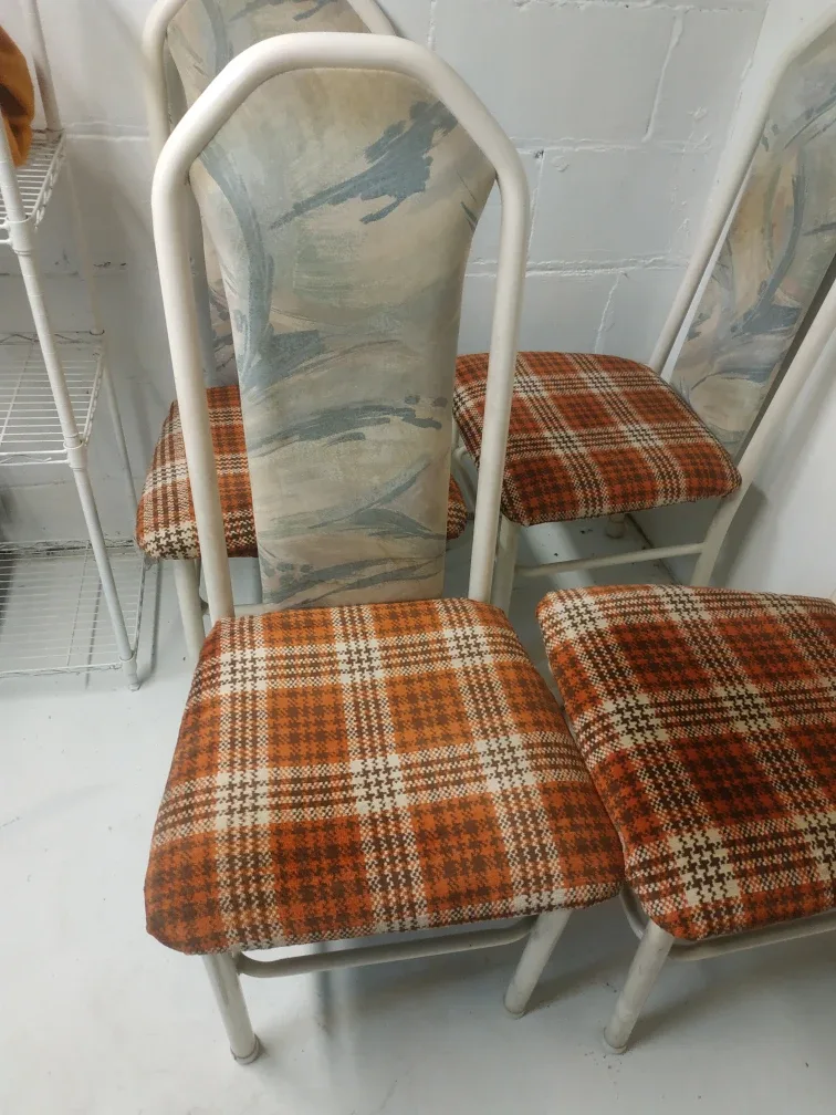 Set of 4 ugly dining chairs image indicator(2)