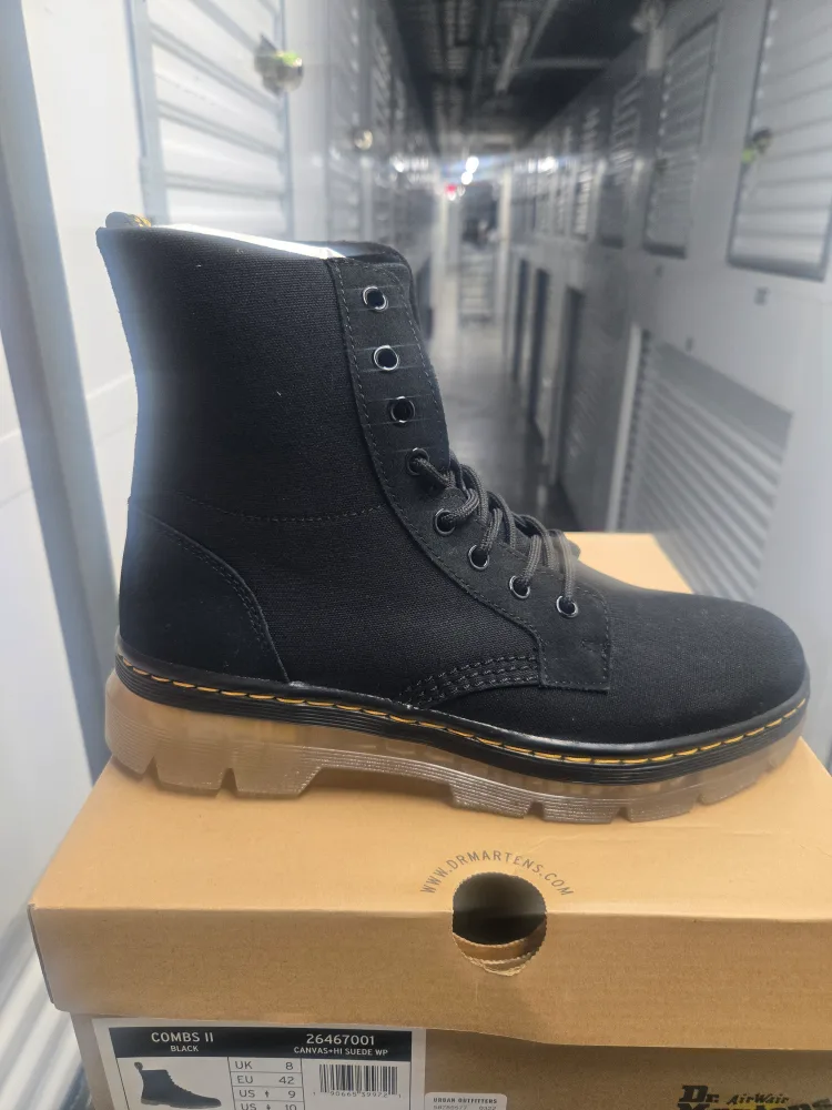 Dr. Martens Combs II Canvas/Suede WP Black US 9 image indicator(2)