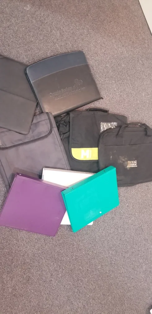 Mixed Lot of Binders and Portfolio Cases image indicator(4)