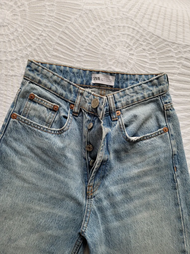 Zara Light Wash Jeans Size 2 image indicator(2)