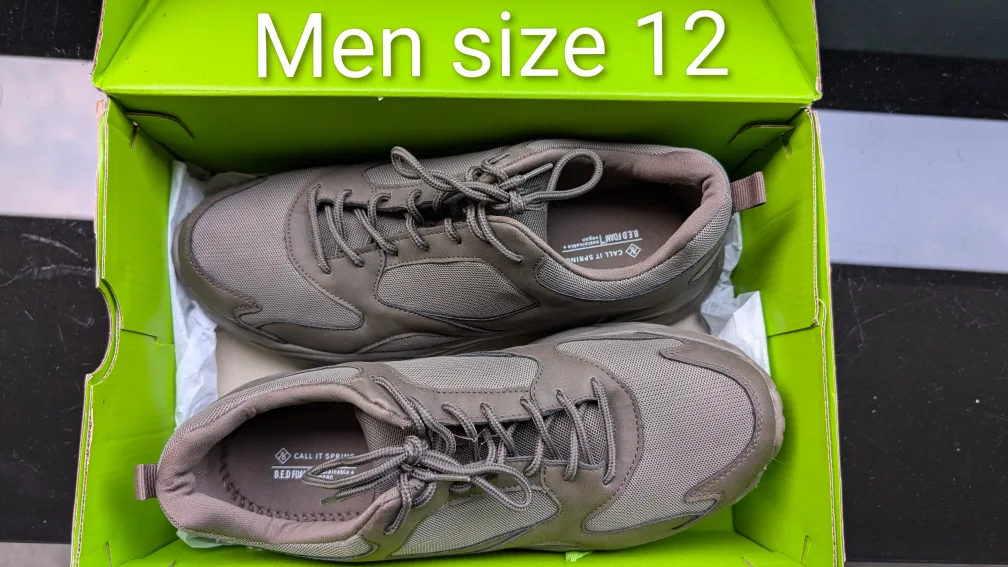 men sneaker thumbnail