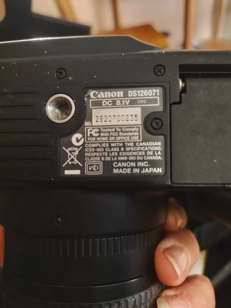 Canon Camera with Accessories image indicator(2)