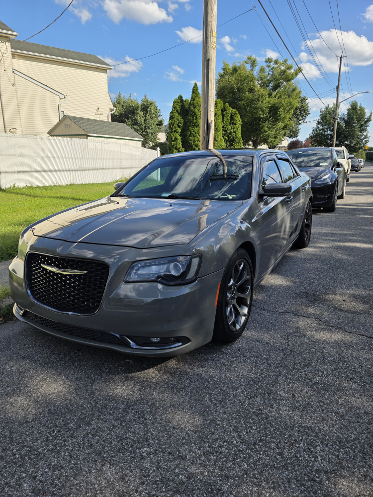 2017 Chrysler 300s