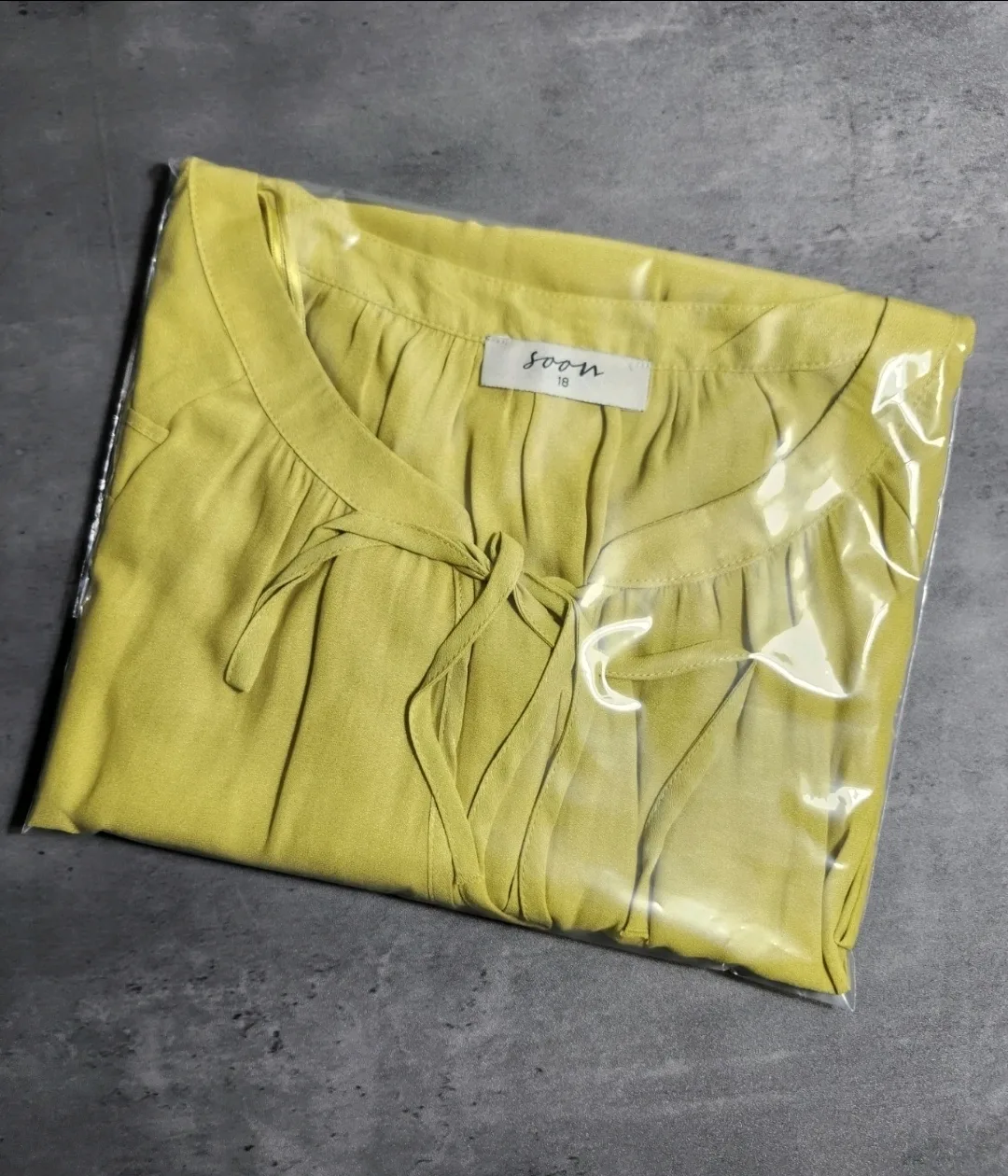 Women's Top XL - 8 image indicator(4)