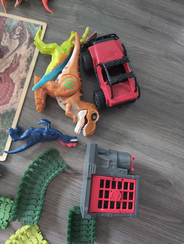 Dinosaur Toy Set with Track, Dinosaurs, and Accessories image indicator(4)