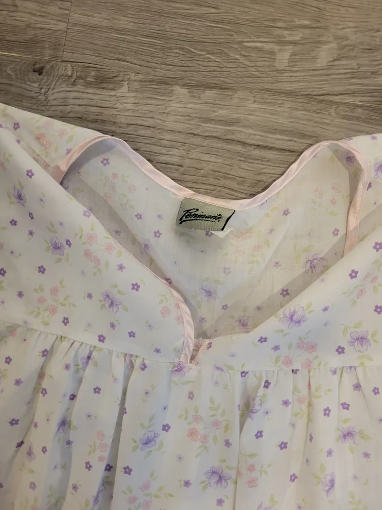 2 Vintage Nightgowns - medium image indicator(5)