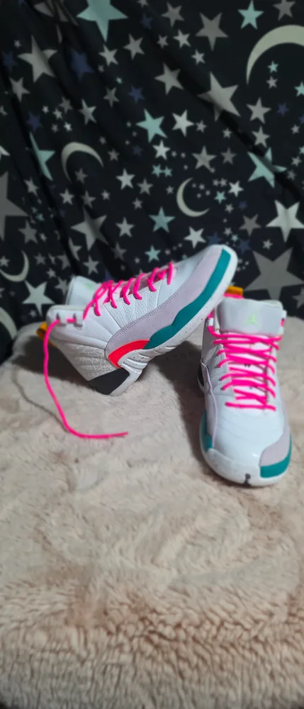 Jordan 12 Retro White/Pink Sneakers thumbnail