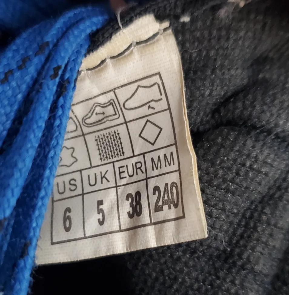 Five Ten Climbing Shoes - Size 38 (6US) image indicator(6)