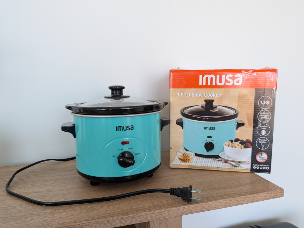 Brand new: Imusa 1.5 Qt Slow Cooker - Turquoise
