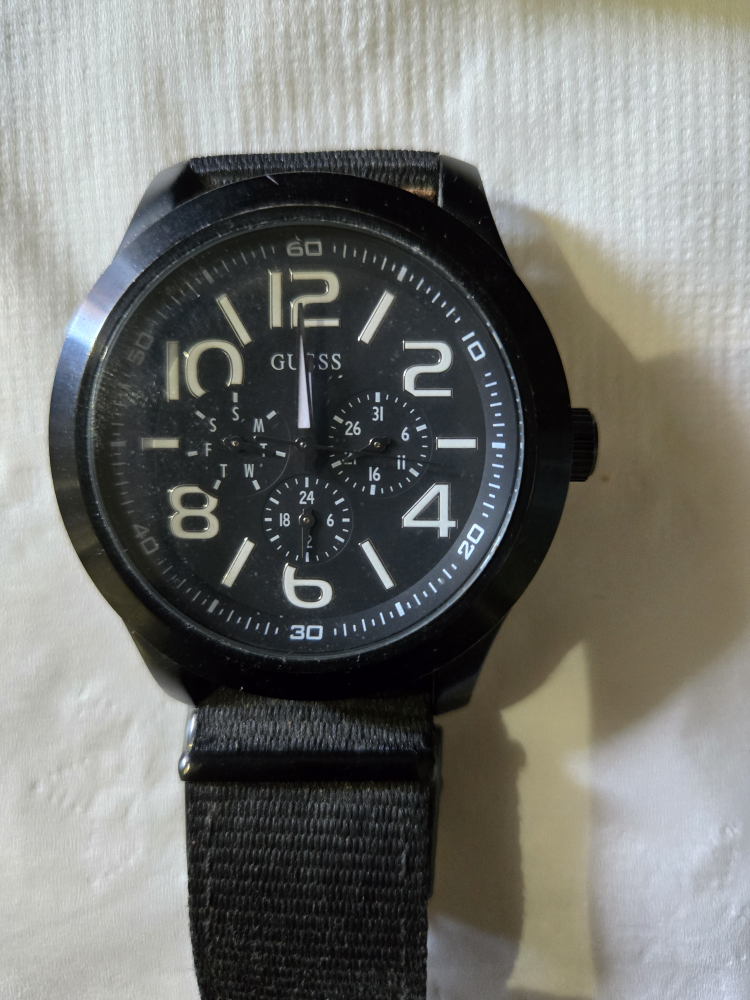Guess Black Watch