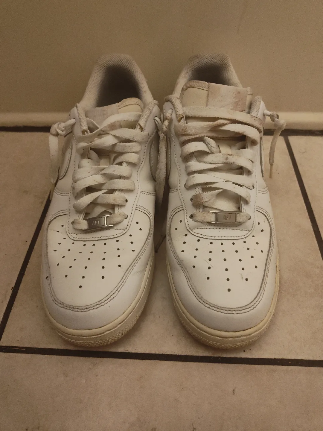 Nike Air Force 1 - White (SIZE 9) image indicator(4)