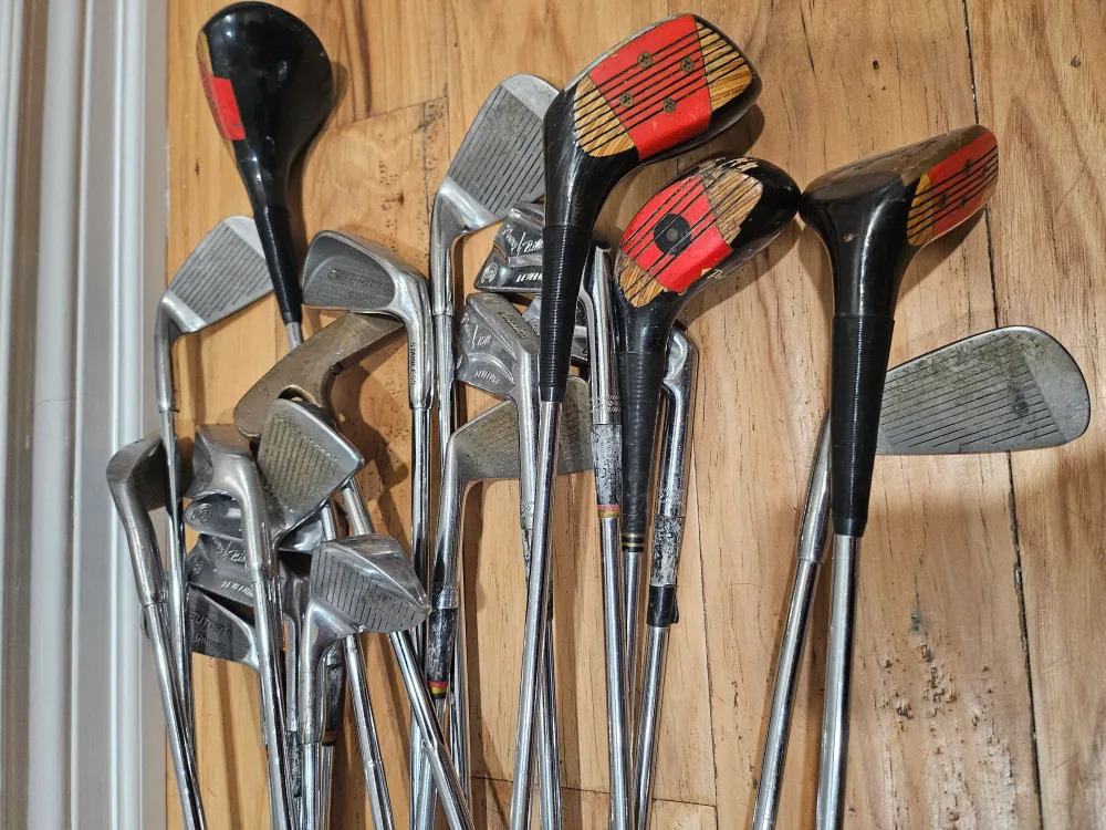 Vintage Golf Club Set image indicator(2)