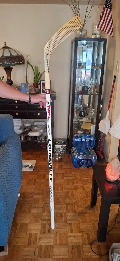 Mint Condition LH Louisville TPS Reinforced Hockey Stick image indicator(2)
