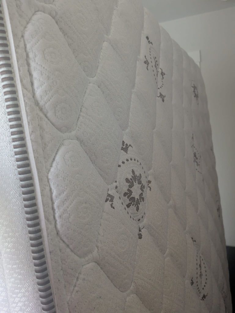 Kingdown Mattress - Great Condition - photo 2