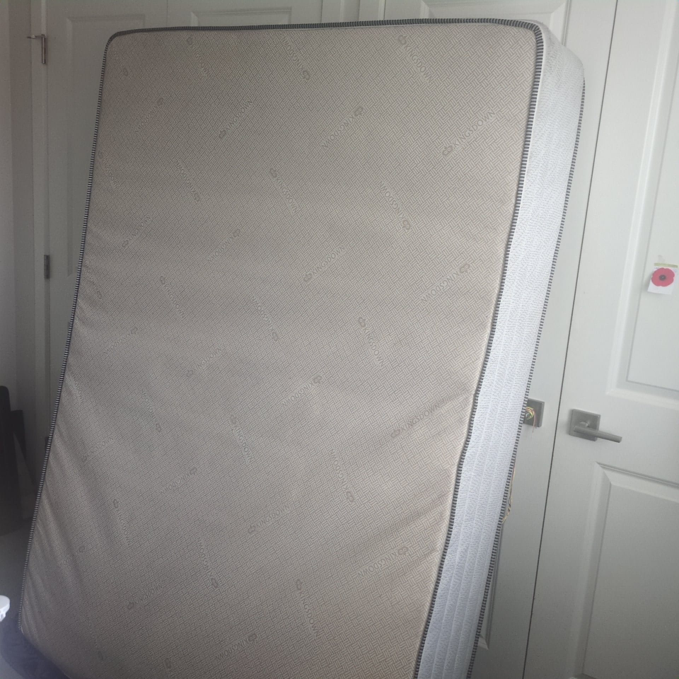 Kingdown Mattress - Great Condition - photo 3