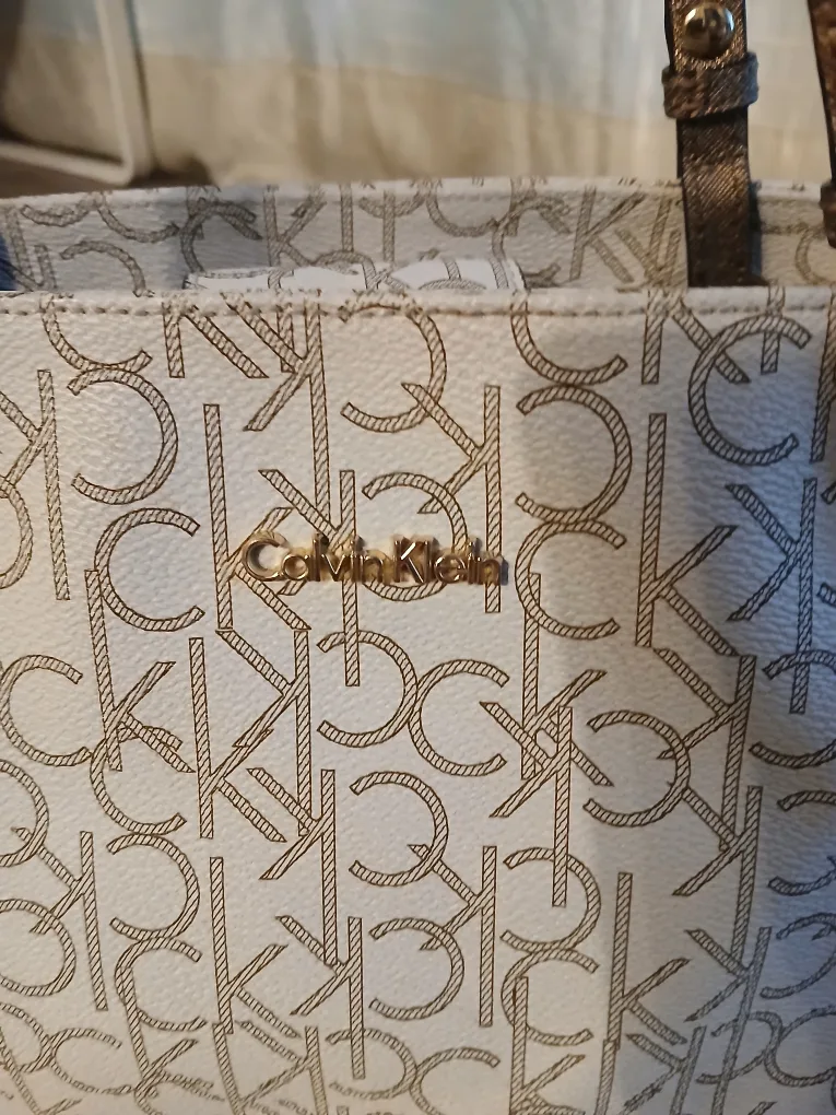 Calvin Klein purse image indicator(2)