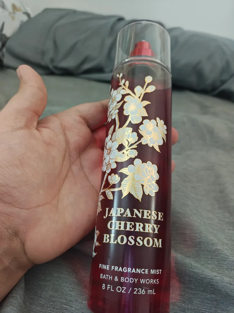 Bath & Body Works Japanese Cherry Blossom Mist thumbnail