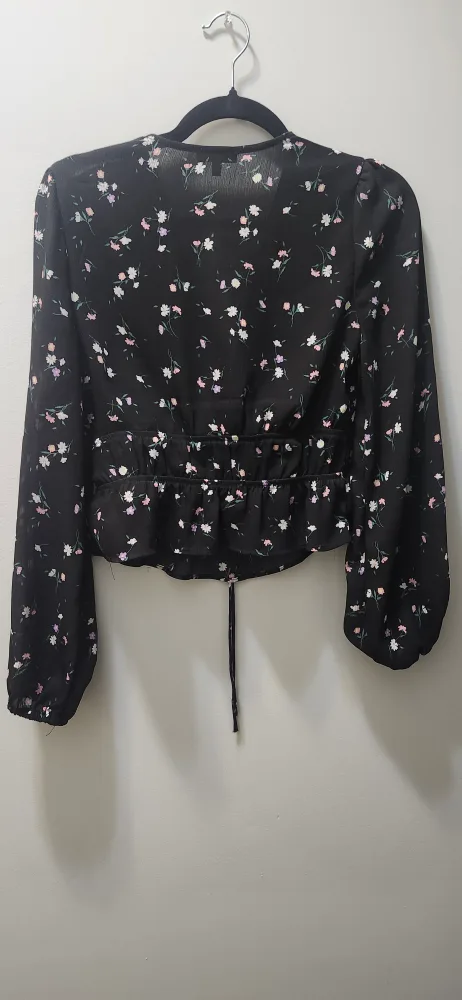Dynamite Floral Blouse - Size XS image indicator(3)