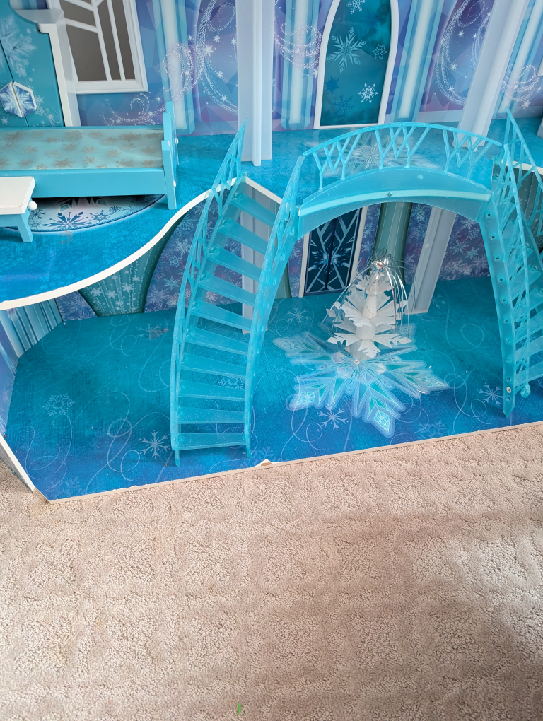 Disney Frozen Arendelle Castle Dollhouse - photo 2