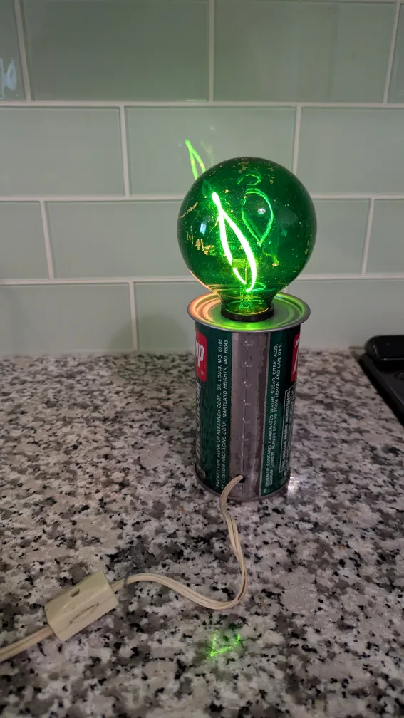 1970’s 7up Lamp with working Flicker Bulb plus extras image indicator(5)