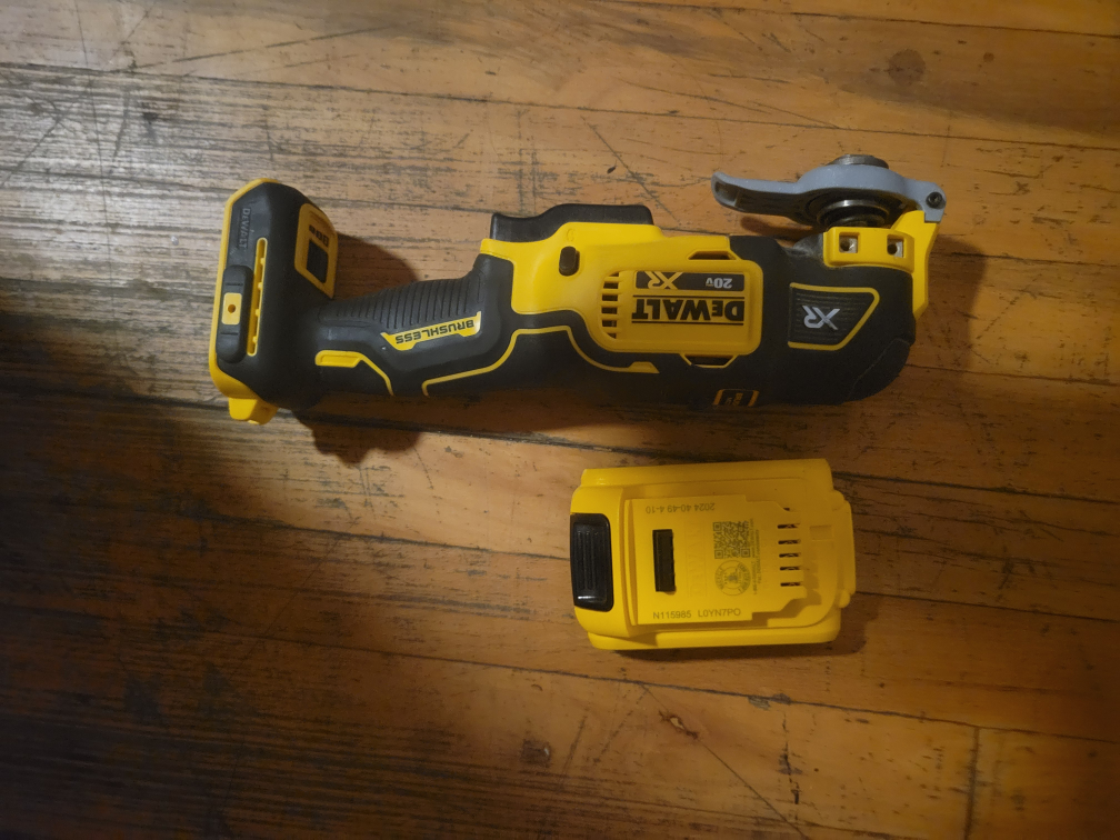 DeWalt 20V XR Oscillating Multi-Tool - photo 2