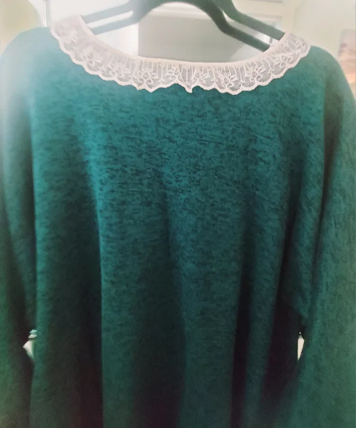 Green Long Sleeve Long Dress with Lace Trim image indicator(4)