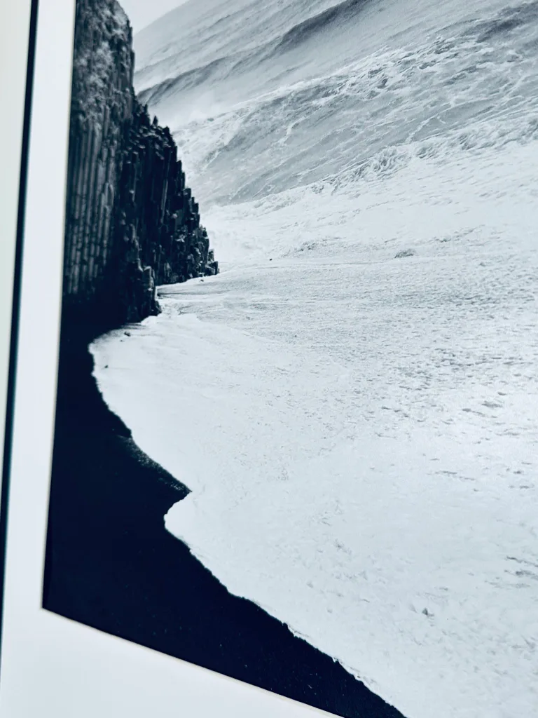 Black and white print of black sand beach incl. black frame image indicator(3)