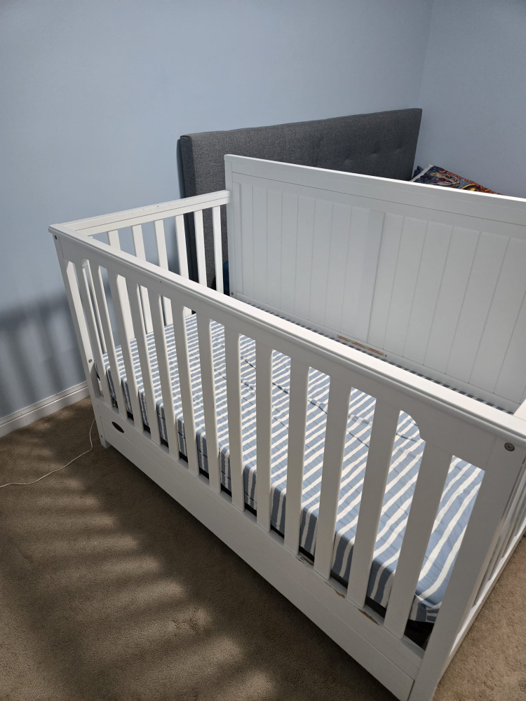 Graco Crib with Drawer - White - photo 2