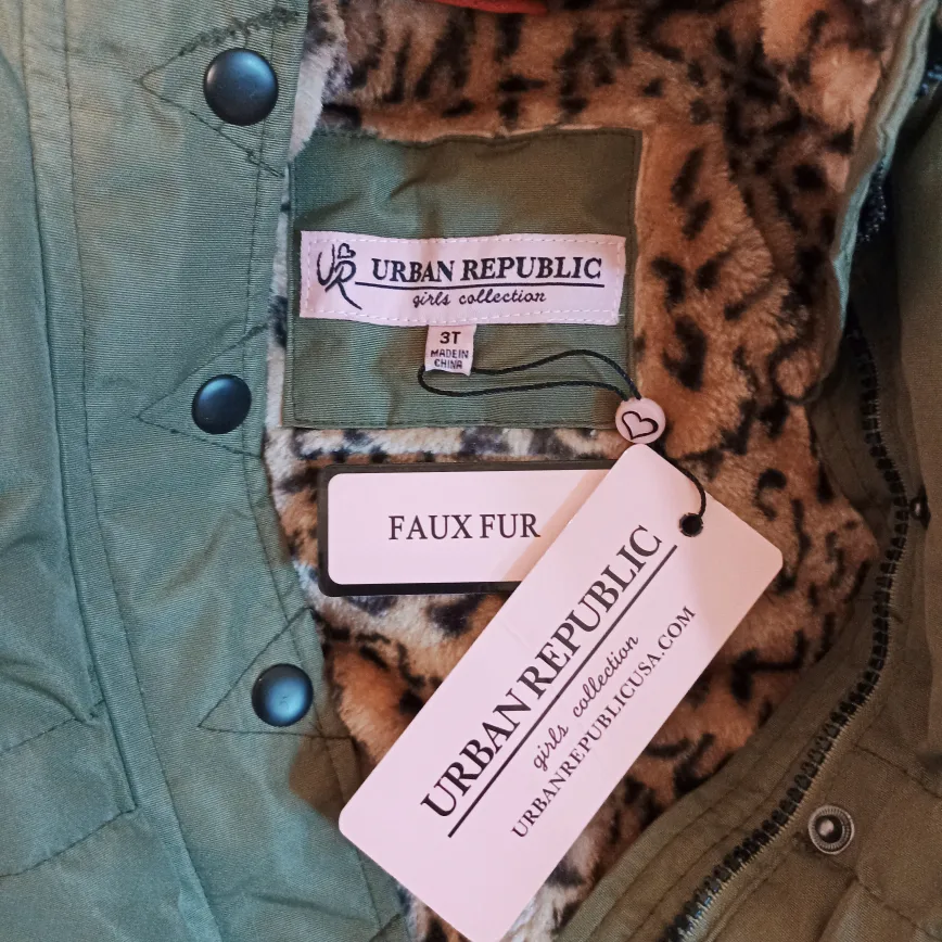 ‼️New‼️Urban Republic Girls' Collection 3T Olive Jacket image indicator(3)