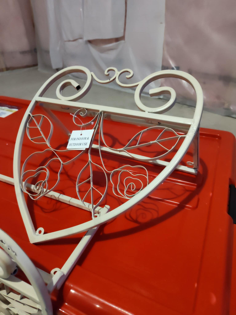 Heart-Shaped Decorative Shelves - Indoor/Outdoor