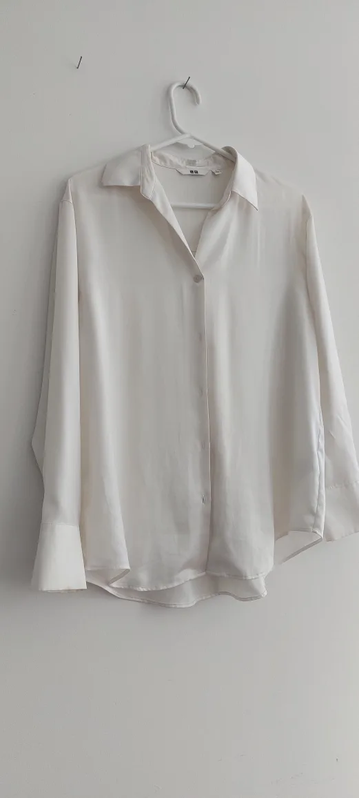 Uniqlo White Rayon Long Sleeve Blouse - Size S thumbnail